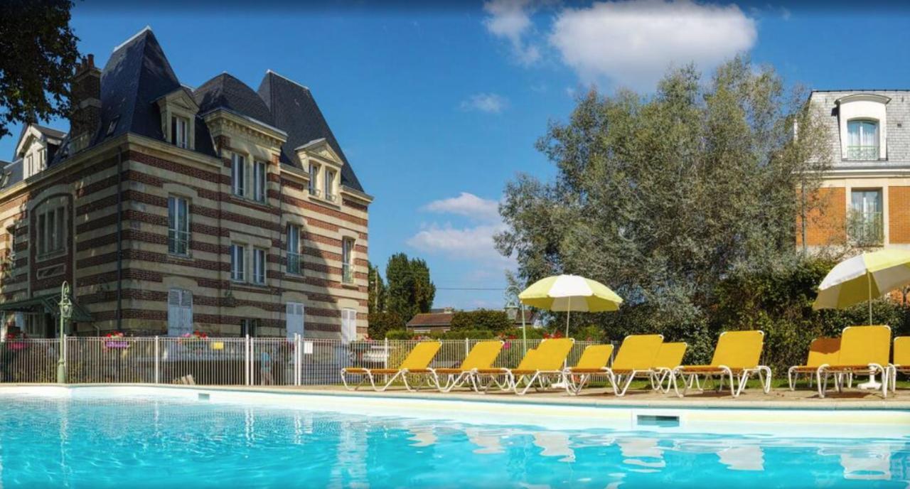 Cosy Appartement Dans Une Villa Avec Piscine, Proche Du Centre Et De La Mer Кабур Екстер'єр фото